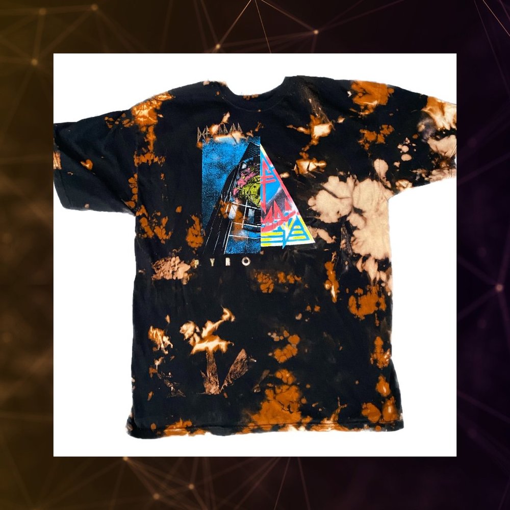 Oversized Def Leppard Bleach Dyed Tee XL